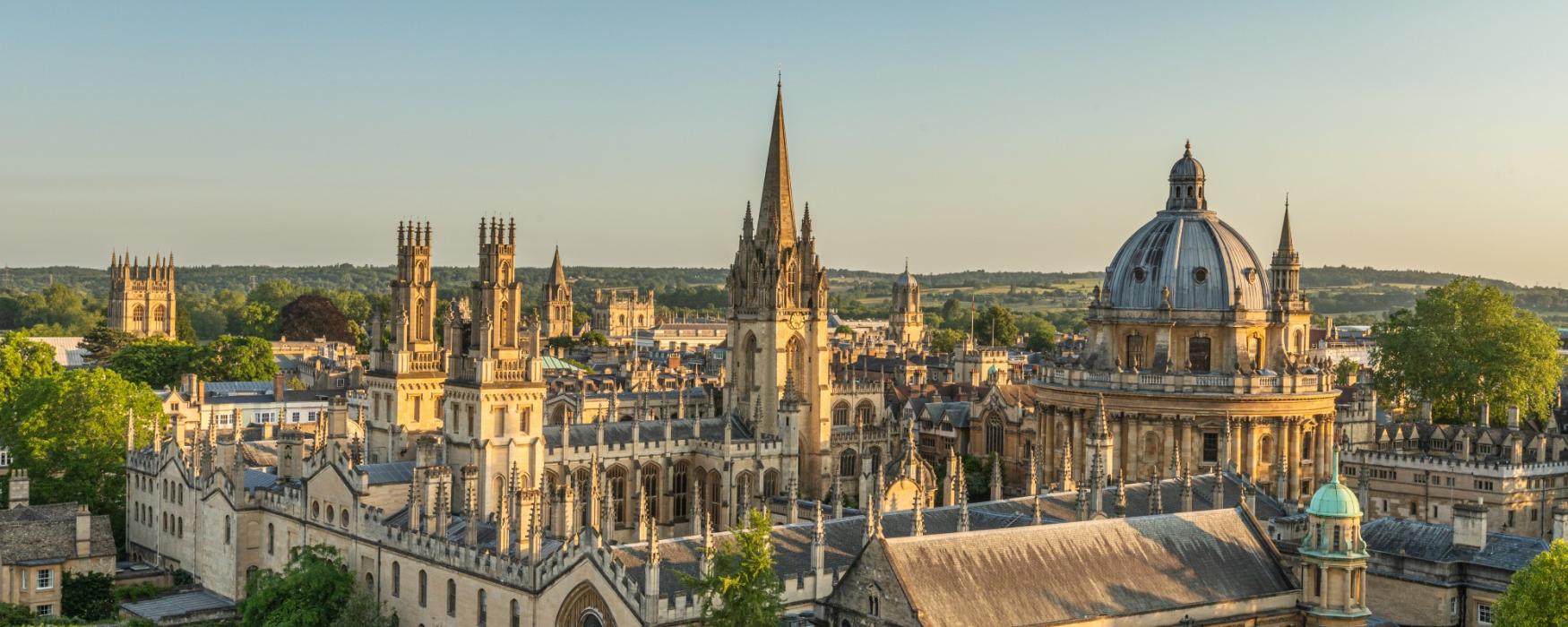 Vista de la ciudad universitaria de Oxford, Reino Unido